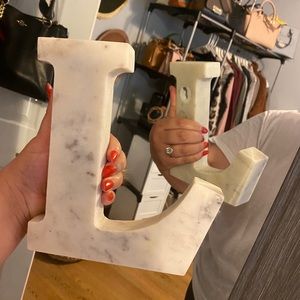 Marble letter L